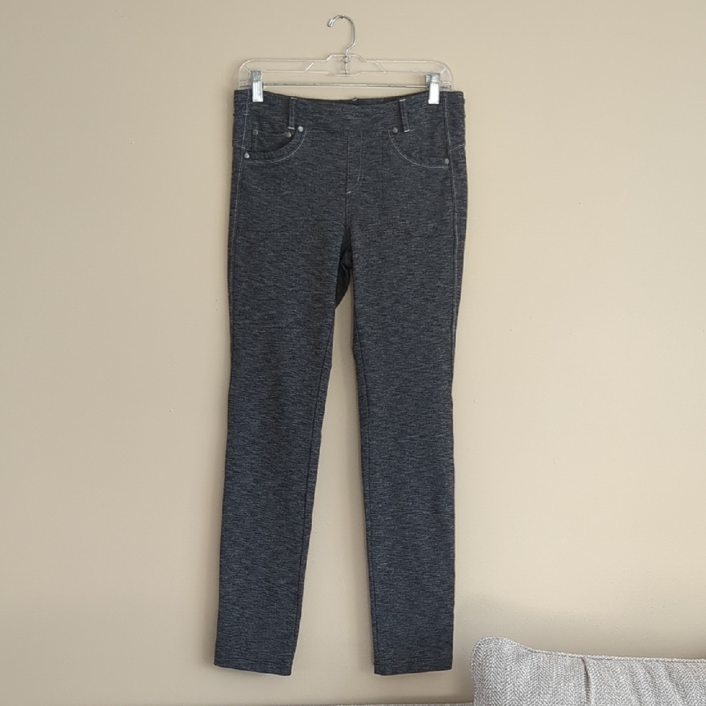 10 Short Kuhl Gray Pull On Style Stretchy Activewear Pants